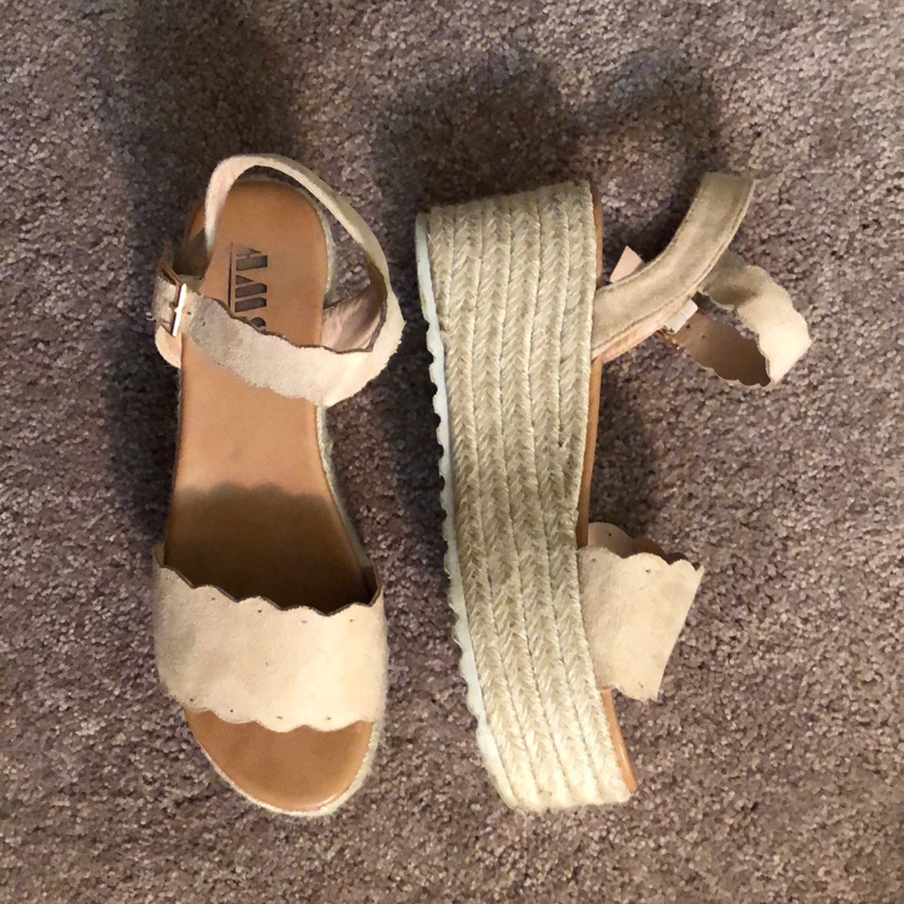 Espadrilles Platforms - Picture 2 of 2